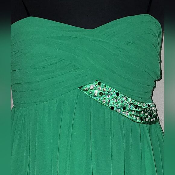 * CITY STUDIO Emerald Green strapless cocktail dress - Picture 3 of 11